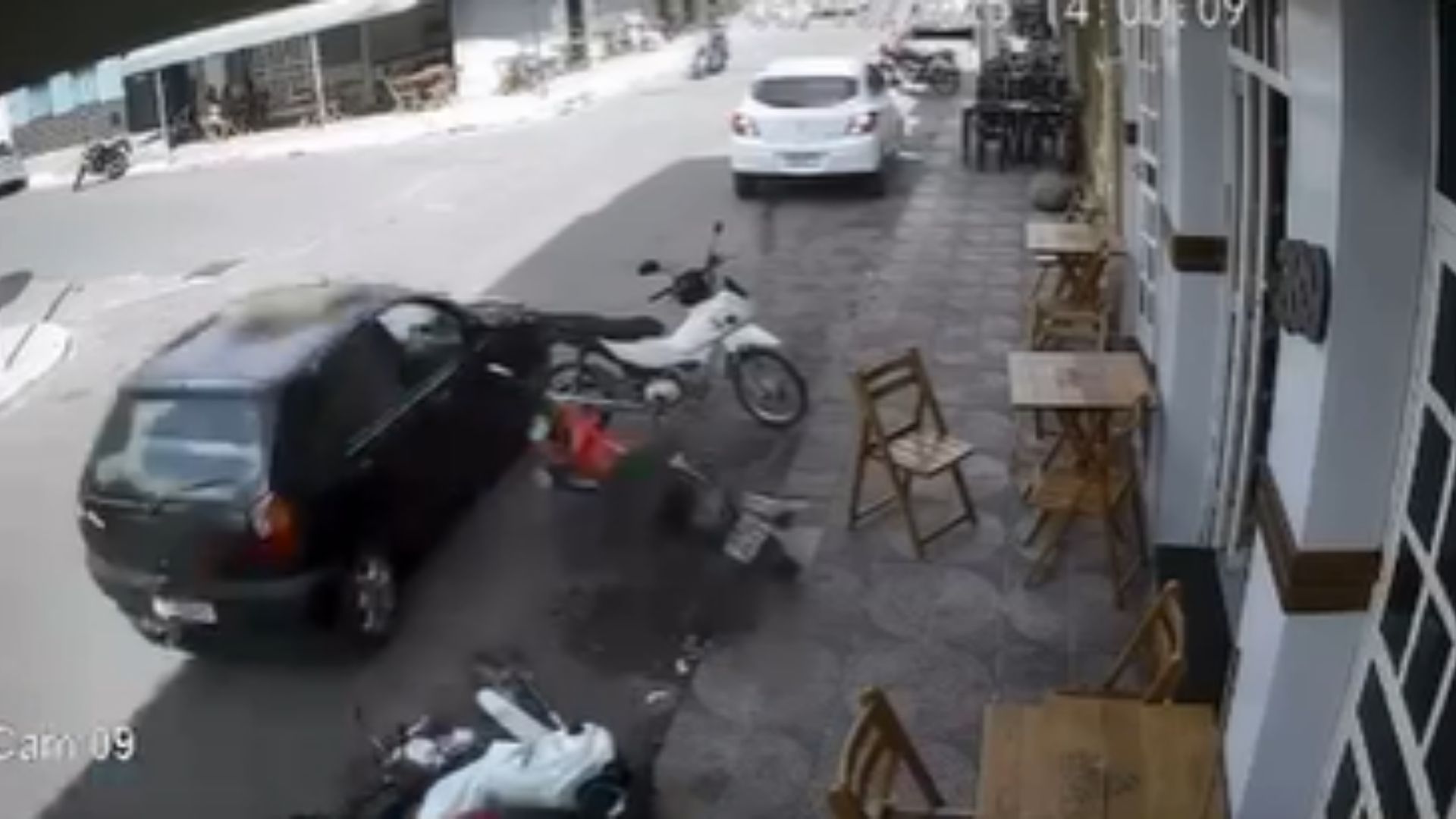 Vídeo: motorista embriagado provoca acidente e é preso com mandado de prisão em aberto em Ubaporanga